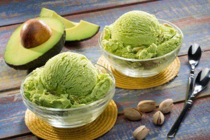 avokado recept, da uživajo desert sladico za dušo pistacije in avokado smetano mix uživajo