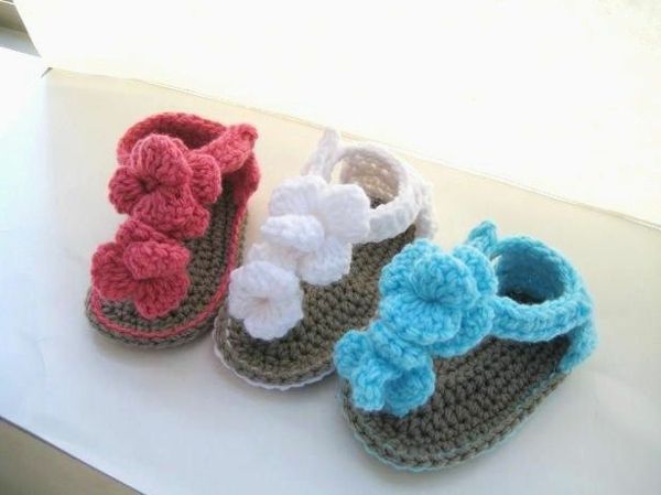 baby-sandaler-med-blommor-virka-vackra-idéer-virka-for-baby-virka-stor-design-häkeln-