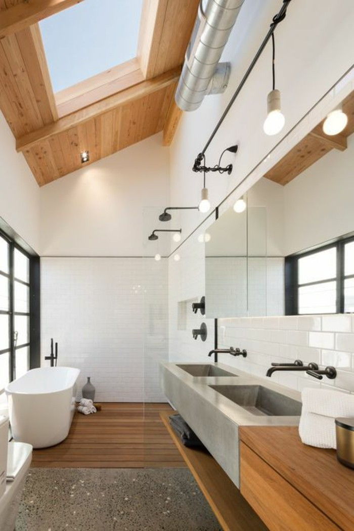 bagno-design-alto soffitto della stanza-bianco-design