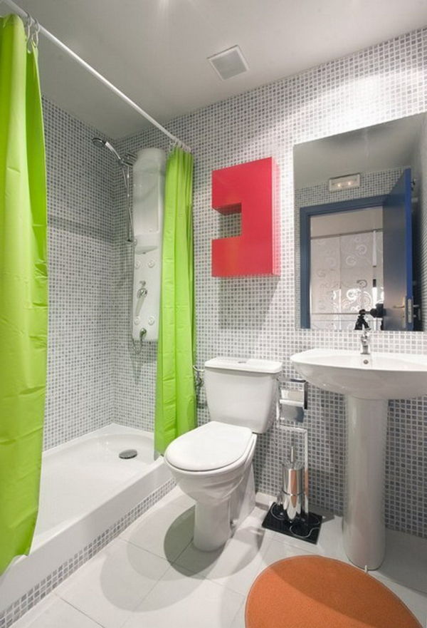 kopalnica design zelene zavese naglas na steni - v rdeči barvi