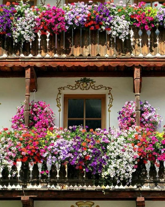 balkong-blomster-on-to etasjer