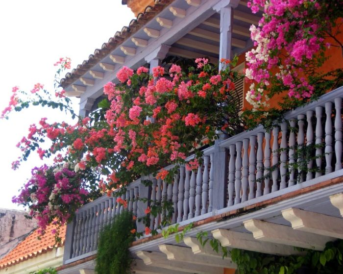 balkong-blomster-tre-konstruksjon