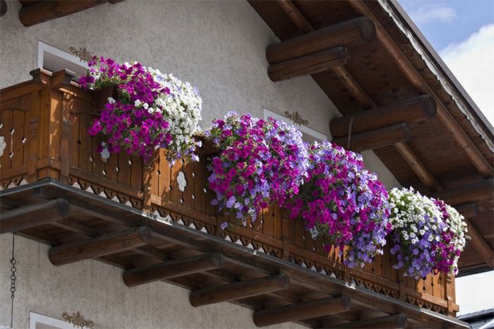 balkong-blomster-klassisk utforming