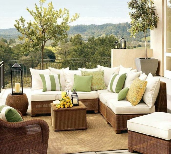 varanda-decoration-elegante-sofa-with-lance