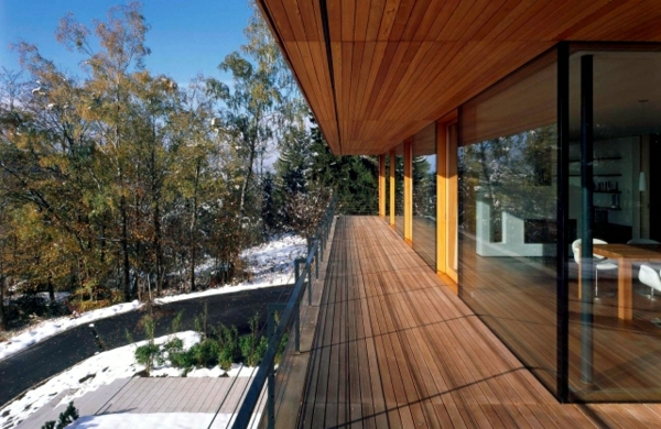 balkonas grindų medinės grindys po balkono-idėjos-už-dizainas