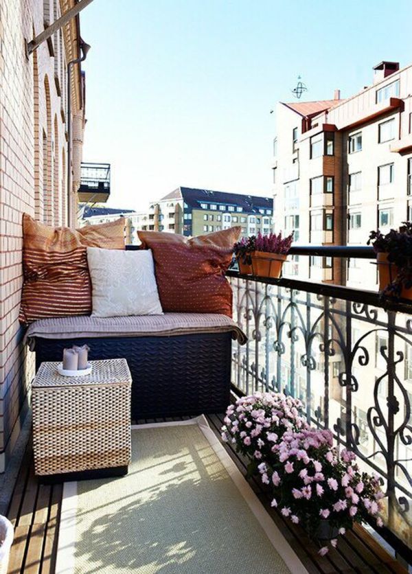 balkong møbler-balkong-forskjønne-balkong-deco-ideer-balkong-design - trebenk