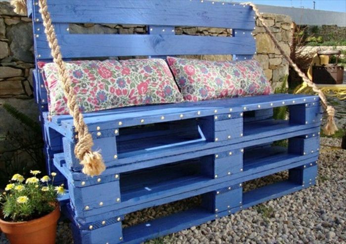 Bank-of-pallet-blu-color-cuscino-out