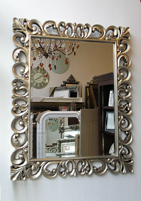 baroko veidrodis-sidabro rėmelis-elegantiškas-atrodo kūrybiškai suprojektuotas