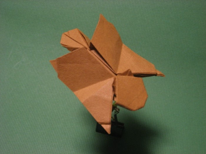 remeslá nápady-pre-deti-origami-veverička-drotár