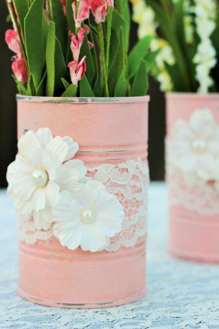 Tinker-med-can-och-vit-spets blommor-pearl blomkruka-rosa blommor