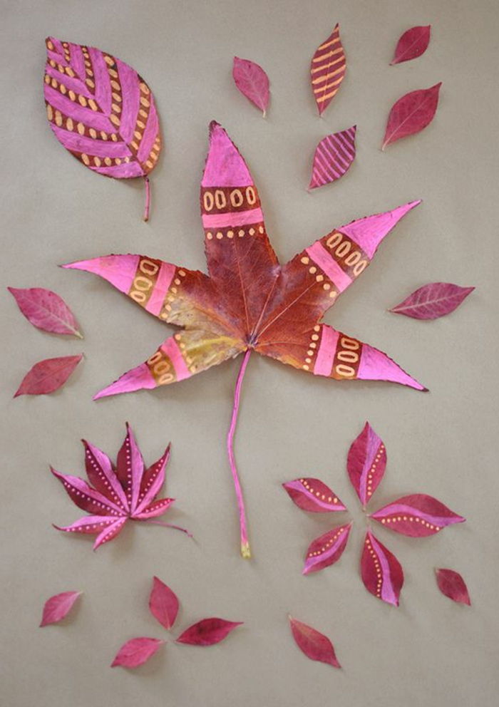 jesień liść ozdobiony różową farbą, liście drzewa farby