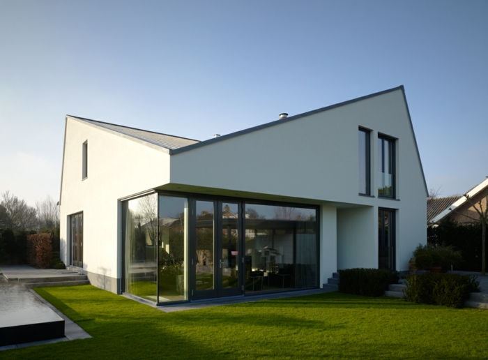 Bauhaus build-moderno-montažnih hiš-house-z-dvokapnico