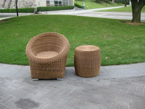 exemple pentru scaune de răchită-frumos-model în grădină - design modern