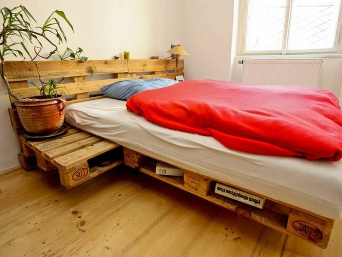 bed-of-pallar-enkel design krukväxt