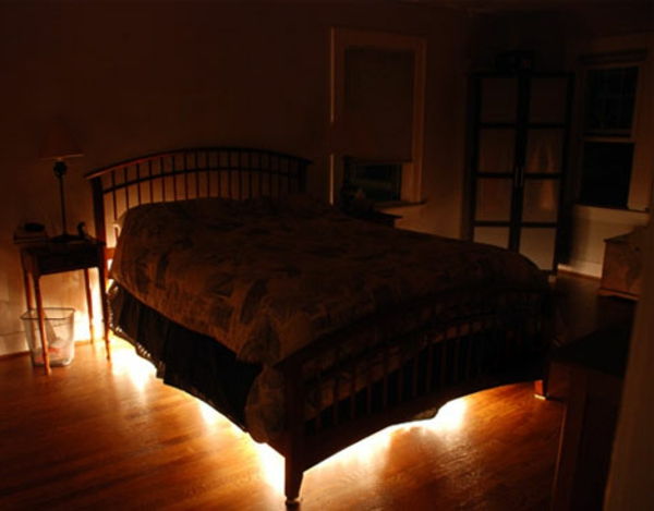 seng lys-ledet-under sengen-dark-bringer-til-søvn