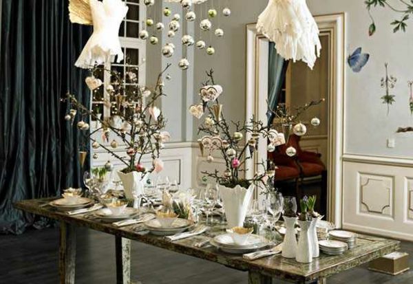 białe świąteczne dekoracje - na stół