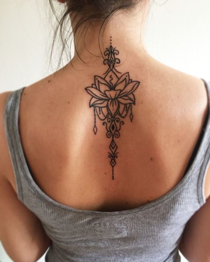 Kadınlar, lotus, çiçek, siyah, çarpıcı dövme fikirleri için sırt dövmeleri