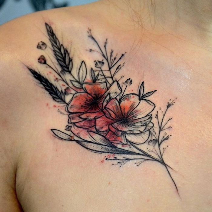 gėlių šakelė ant peties, gėlių motyvas, tatuiruotė, tatuiruotės moterims