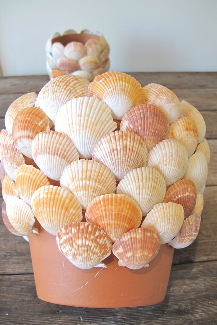 Nu är din lerkruka nästan färdig dekorerad och dekorerad med de vackra clam sommaridéerna