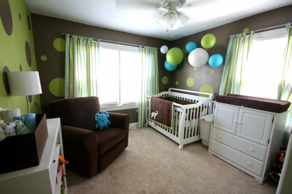 brun-möbler-babyroom
