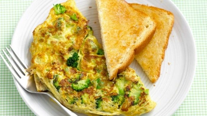 brokuły, brokuły, feta omlet-light-obiad-light-obiad-kalorie gotowanie