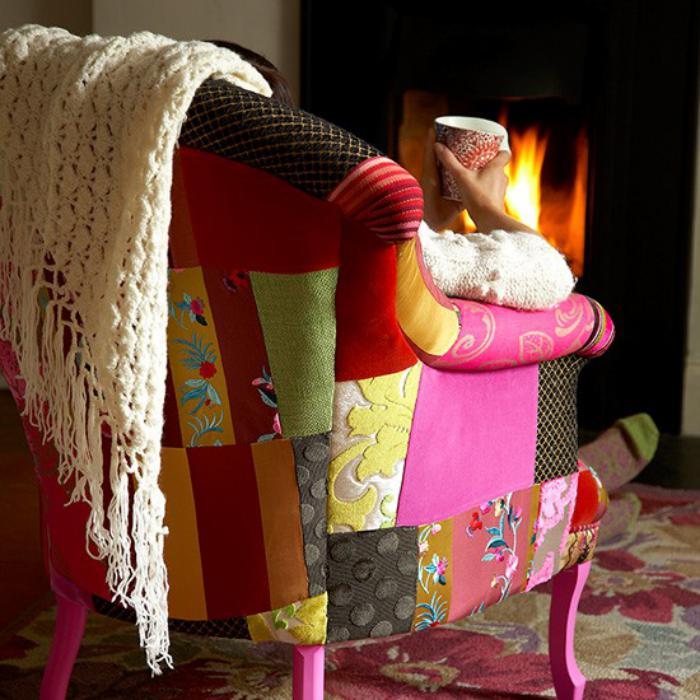 färgrik-stol med patchwork mönster
