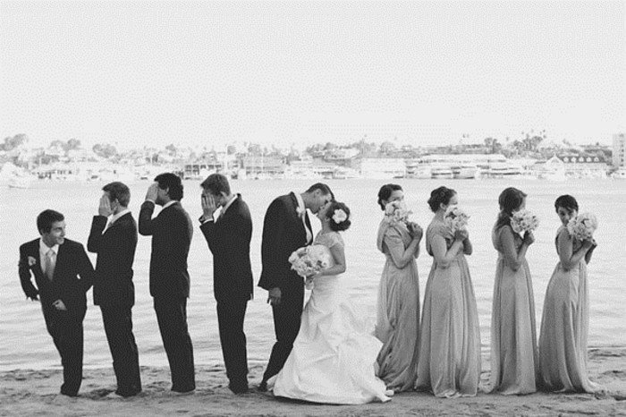 kul poročne fotografije ideje poljub na morje