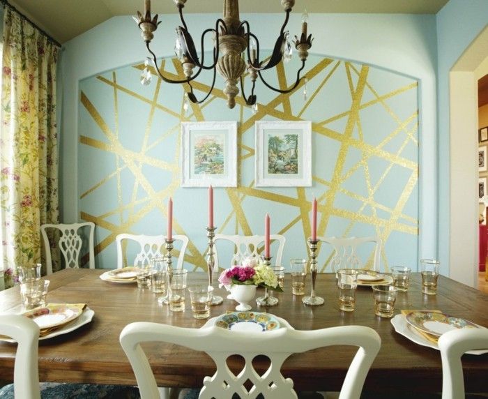 cool-väggkonstruktion-med-färgade-hörn-och-edge-guld-wall-black-dining-deco