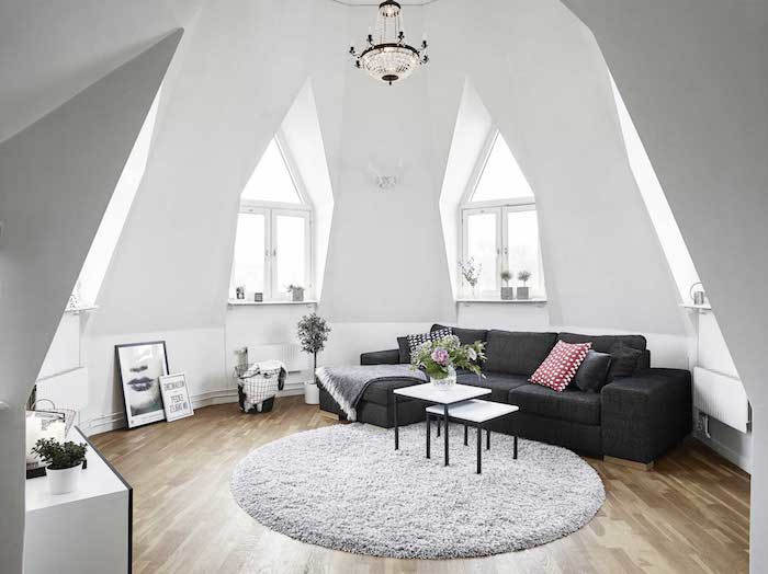 små flate dekorative ideer i svart og hvitt sofa dekorere pute bord vinduer