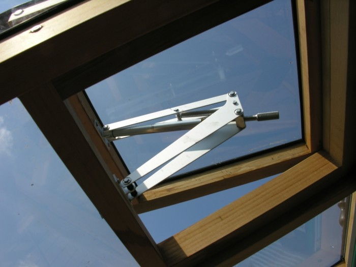 deckenauslasse-drivhus-ventilasjon-the-sommer-gewachshausglasundholz
