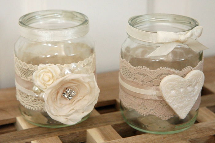 Fitas e rendas com formas de flor e coração - Mason jar decoration