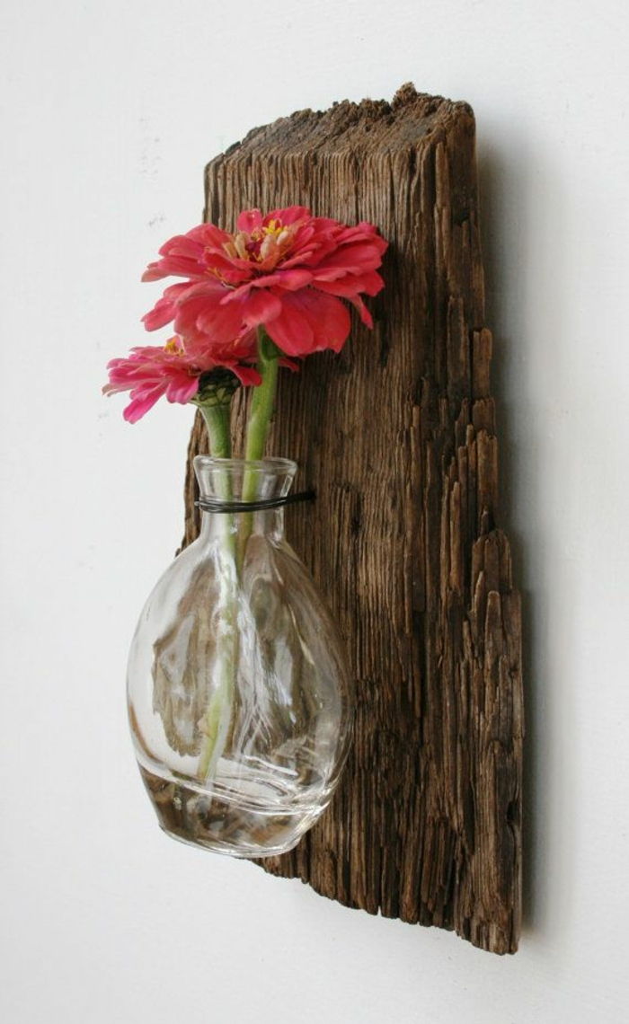 lesene dekorativne ideje na steni dekor ideje za oblikovanje vazo z rdečimi cvetovi visi na steni
