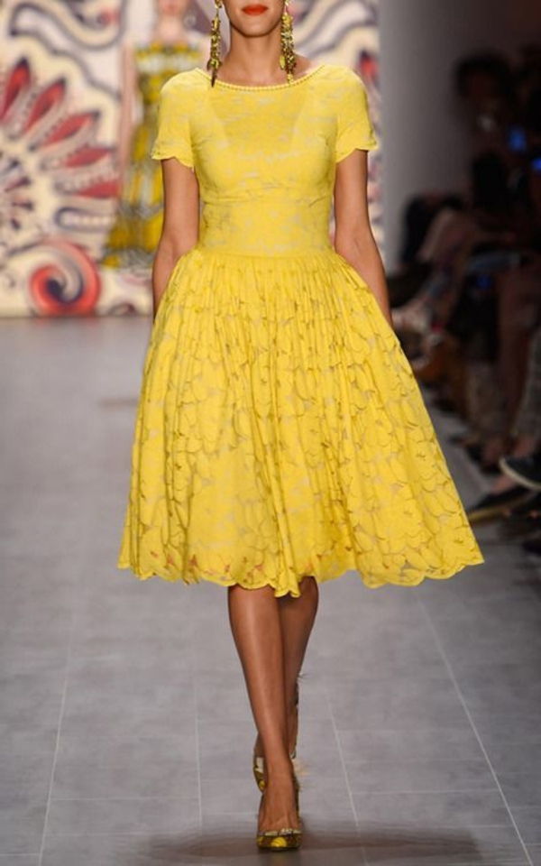 designer-žlto-dress-trendy-design-moderné šaty, letné šaty