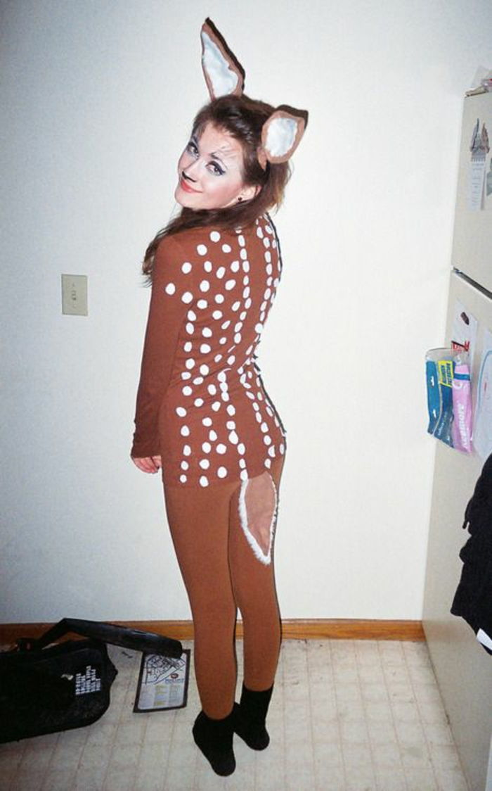 Karneval kostymer for deg selv gjør Bambi ute av klær, brun bluse og bukser