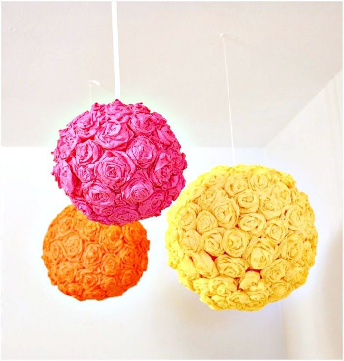 DIY lampenkap gemaakt van papieren bloemen, felle kleuren voor goed humeur, stap voor stap instructies