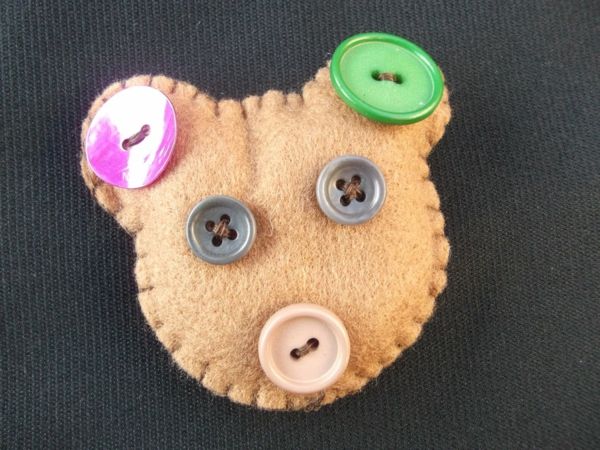 Diy teddy björn knäppning - enkla hantverk idéer