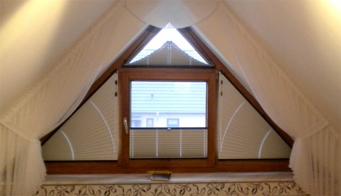 trekant vindus gardiner-og-faltstoren