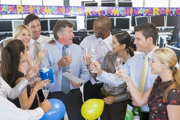 código de vestuário festa casual de negócios para um colega da pensão é uma grande ocasião para celebrar