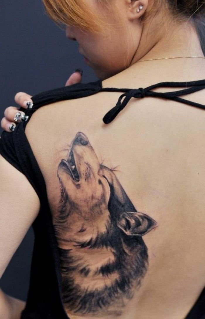 garsieji vilkai - jie visada buvo viena iš geriausių moterų tatuiruotės idėjų