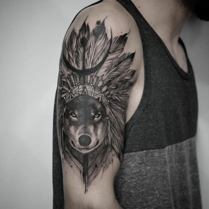 puikus vilkų tatuiruotė vyrams - juodas vilkas su warbonnet