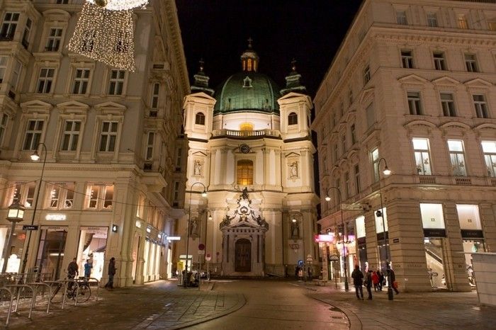Chiesa-in-Vienna architettura -Austria-barocco di Peter unico
