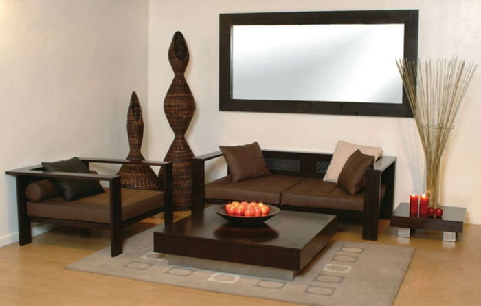 Pavyzdžiai įrenginys-svetainė-didelio veidrodžio rudos sofos