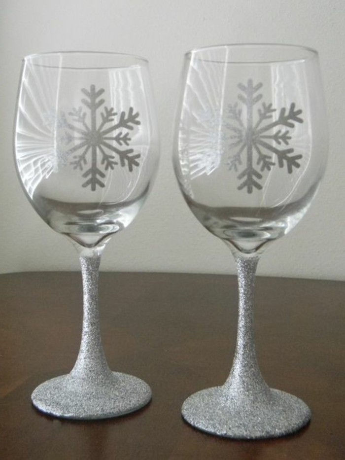 elegante rode wijn glazen-met-zilveren Decoratie Glitter Snowflake vormen