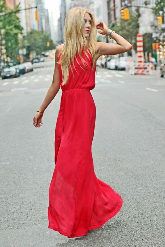 Dlhé letné šaty a elegantné červené