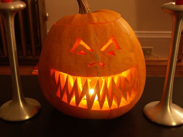 skrämmande Halloween pumpa standard Cut