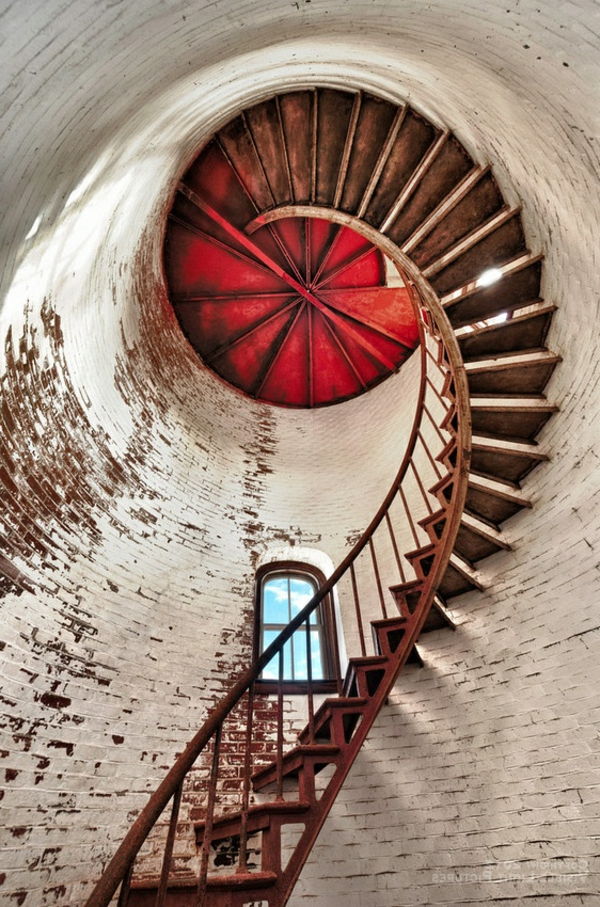 neverjetno stolp z-spiralno stopnišče