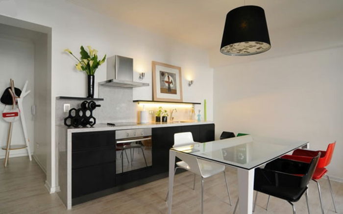 matbordslampa-vit-väggar-och-modern-design