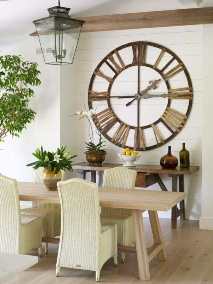 sufragerie-design-perete-ceas-lemn-de epocă