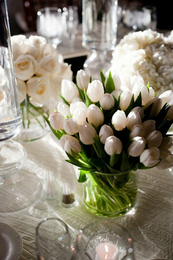 store bord dekorasjon Tulipaner-i-hvitt