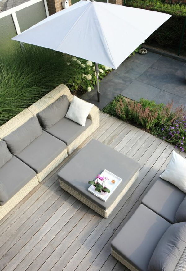 fantastisk-tregulv lyse farger nyanse-terrasse-set grå-terrassenmöbel-